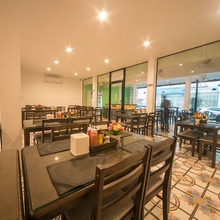 Panda Hostel Phuket (Adults Only) Patong Exteriér fotografie