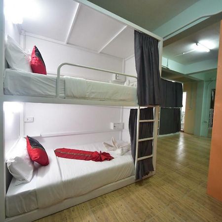 Panda Hostel Phuket (Adults Only) Patong Exteriér fotografie