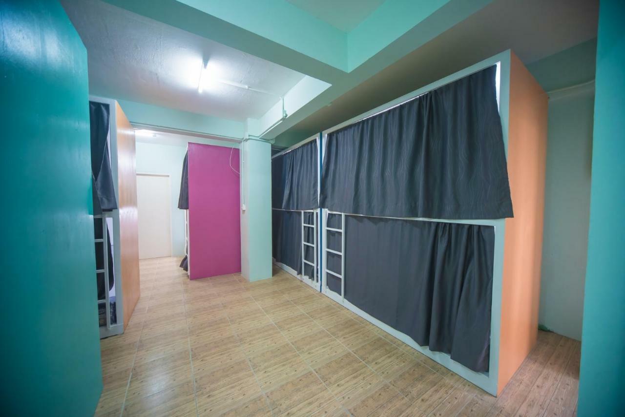 Panda Hostel Phuket (Adults Only) Patong Exteriér fotografie
