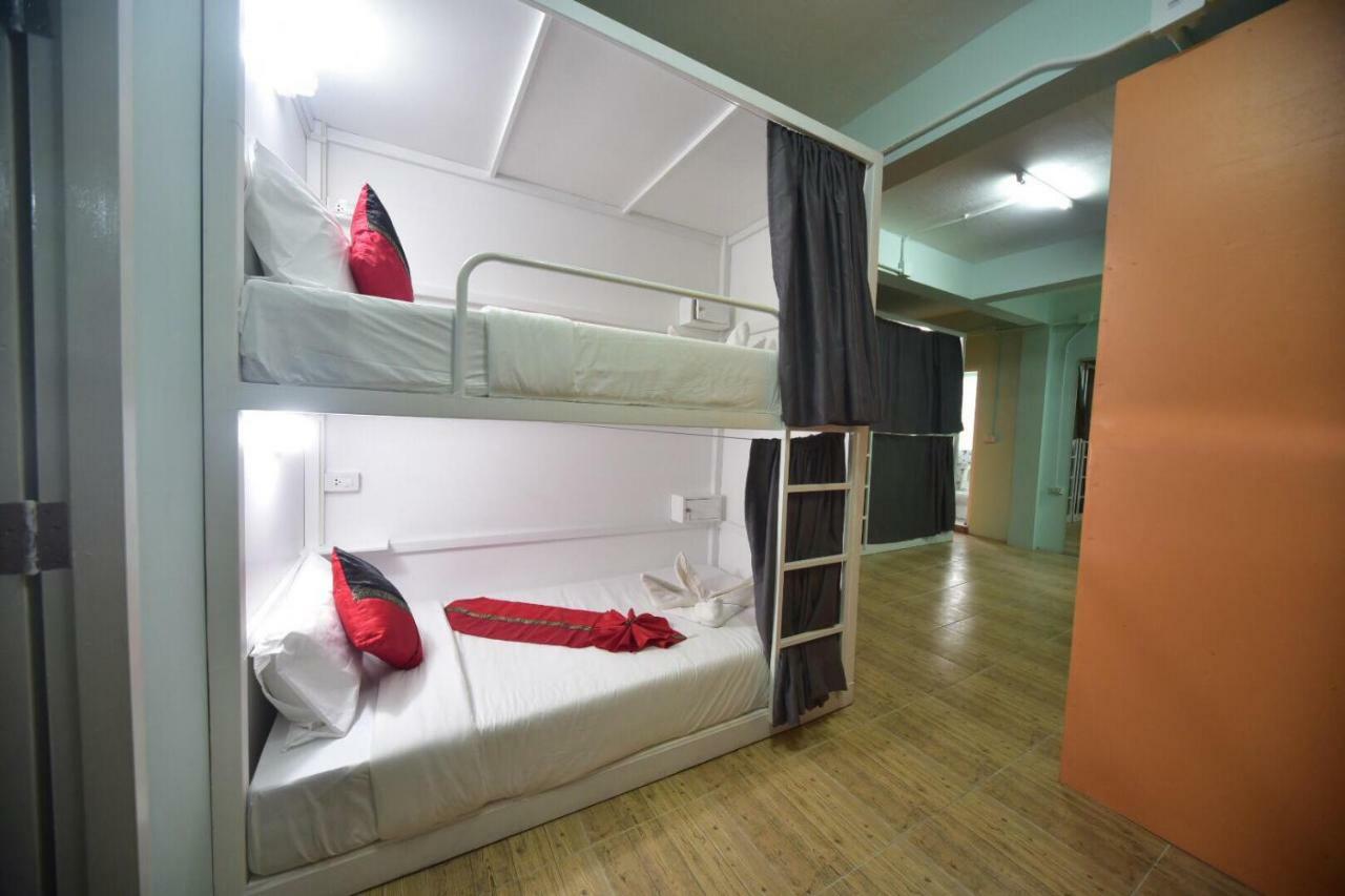 Panda Hostel Phuket (Adults Only) Patong Exteriér fotografie