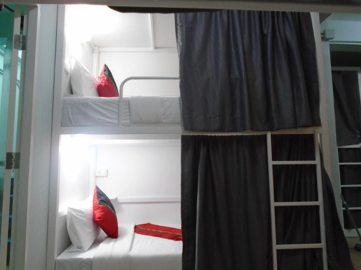 Panda Hostel Phuket (Adults Only) Patong Exteriér fotografie