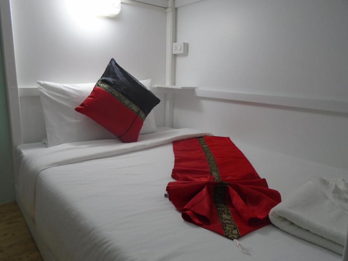 Panda Hostel Phuket (Adults Only) Patong Exteriér fotografie