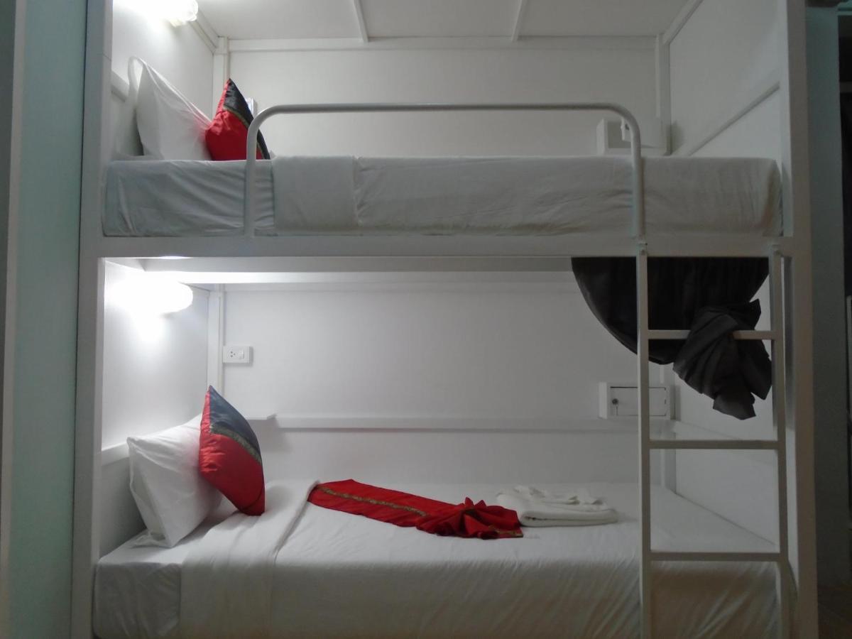 Panda Hostel Phuket (Adults Only) Patong Exteriér fotografie