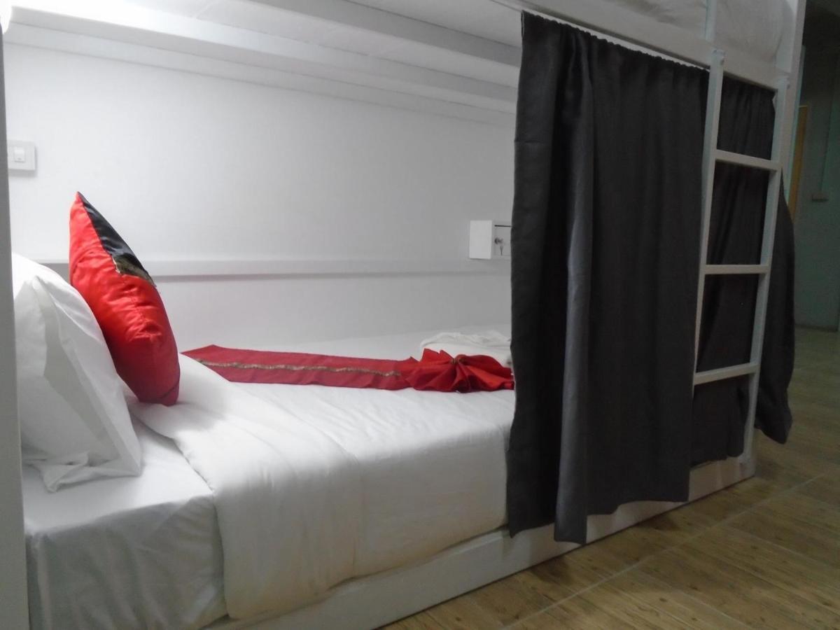 Panda Hostel Phuket (Adults Only) Patong Exteriér fotografie